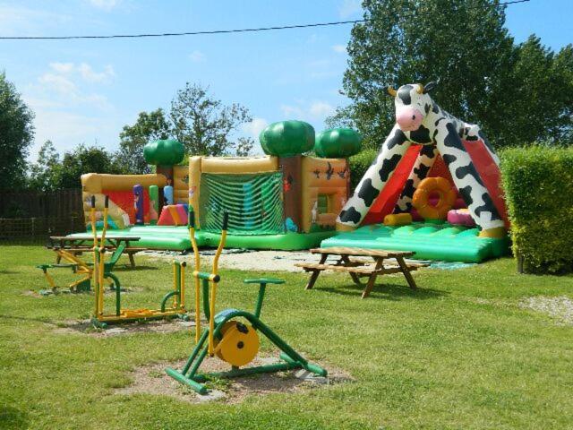 Camping La Haie Penee **** 생-캉탱-앙-투르몽 외부 사진